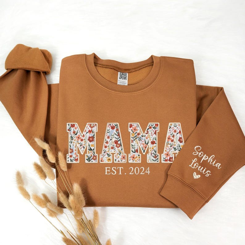 Applique Floral Mama Sweatshirt, Custom Mama Embroidered Sweatshirt, Personalized Mama Crewneck, Gift for Mama Grandma Mothers Day Christmas