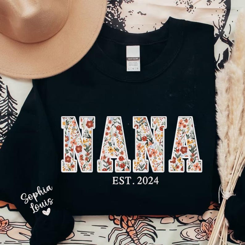 Applique Floral Mama Sweatshirt, Custom Mama Embroidered Sweatshirt, Personalized Mama Crewneck, Gift for Mama Grandma Mothers Day Christmas