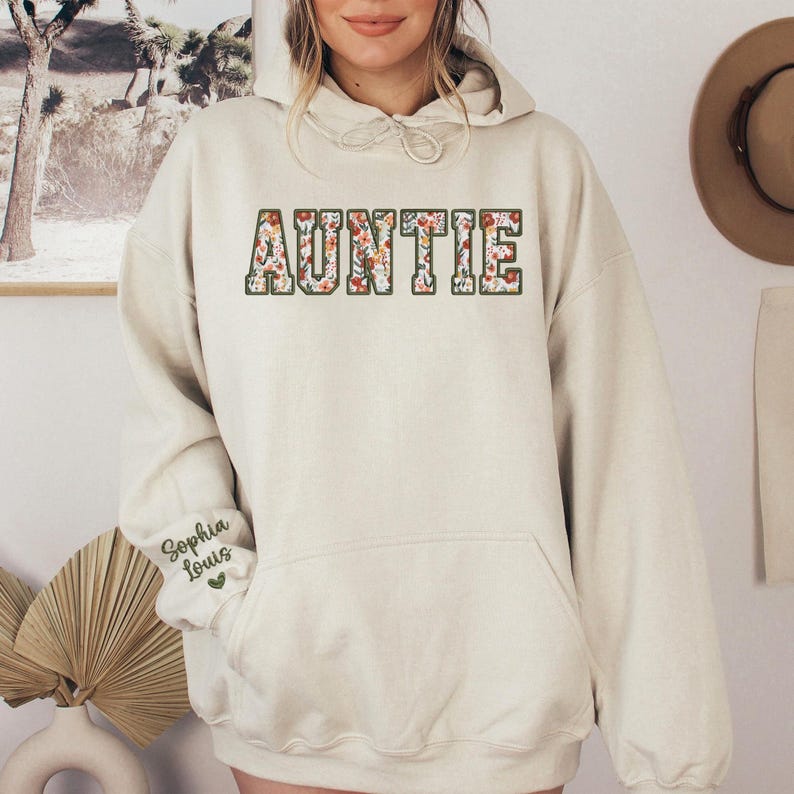 Applique Floral Mama Sweatshirt, Custom Mama Embroidered Sweatshirt, Personalized Mama Crewneck, Gift for Mama Grandma Mothers Day Christmas