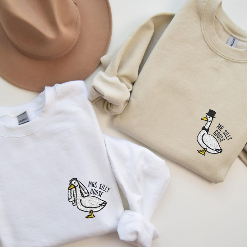 Embroidered Mr and Mrs Sweatshirt Goose Sweatshirt Bride Groom Sweatshirt Couple Matching Sweatshirt Wife Sweatshirt Groom Honeymoon Shirt