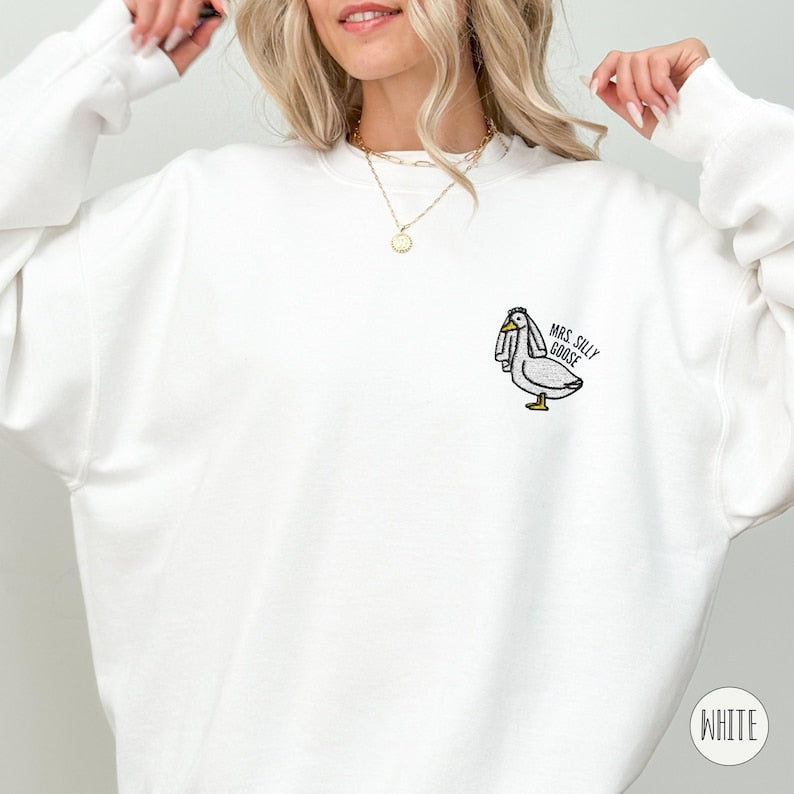 Embroidered Mr and Mrs Sweatshirt Goose Sweatshirt Bride Groom Sweatshirt Couple Matching Sweatshirt Wife Sweatshirt Groom Honeymoon Shirt