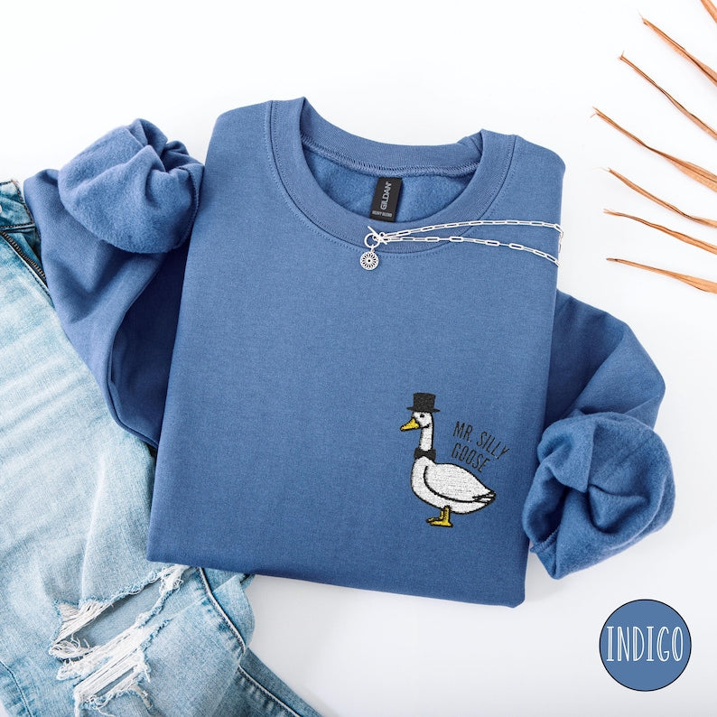Embroidered Mr and Mrs Sweatshirt Goose Sweatshirt Bride Groom Sweatshirt Couple Matching Sweatshirt Wife Sweatshirt Groom Honeymoon Shirt