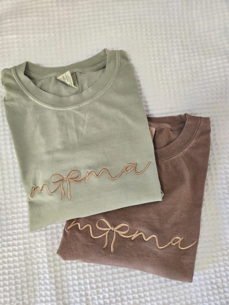 Embroidered Mama Shirt – Comfort Colors® T-Shirt with Cursive Mama & bow Design – Motherhood Tee – Mom Gift
