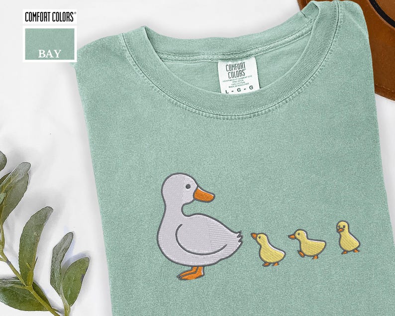 Embroidered Mama Goose T-shirt, Comfort Colors Goose Shirt, Cute Goose Sweatshirt, Trendy Gift for Mom, Animal T-shirt, Mother's Day Gift