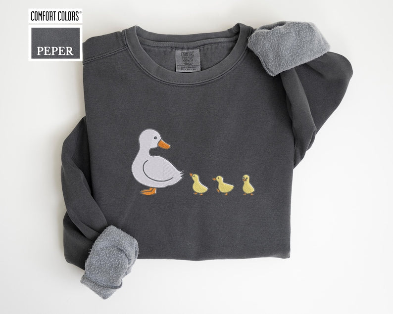 Embroidered Mama Goose T-shirt, Comfort Colors Goose Shirt, Cute Goose Sweatshirt, Trendy Gift for Mom, Animal T-shirt, Mother's Day Gift