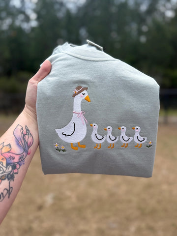 Mama goose and her babies| mom shirt|